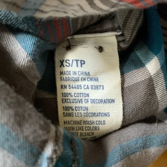 Men’s AEO blue check print button down shirt - Picture 6 of 9